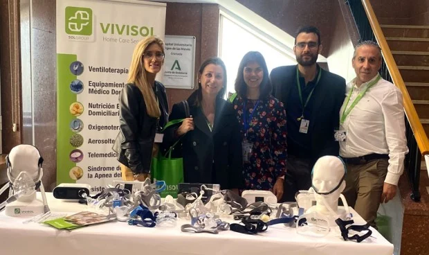 Mesa de Vivisol Ibérica en el curso realizado en el Hospital Virgen de las Nieves.